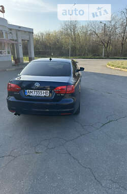 Седан Volkswagen Jetta 2010 в Харькове