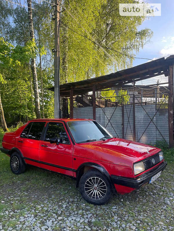 Седан Volkswagen Jetta 1986 в Чернівцях