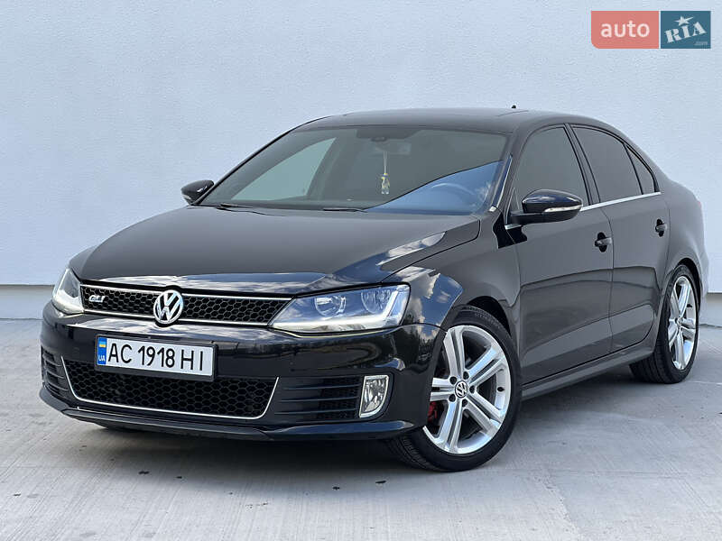 Седан Volkswagen Jetta 2015 в Луцке
