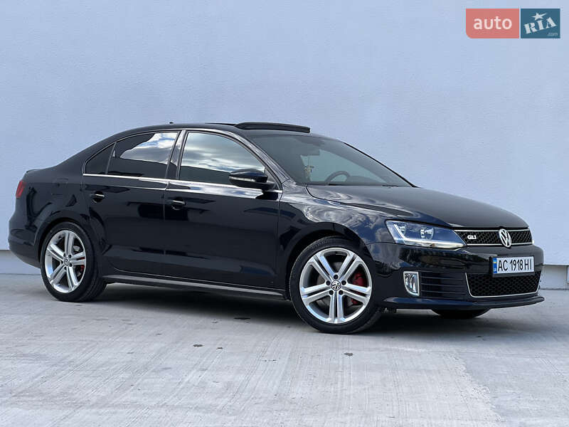 Седан Volkswagen Jetta 2015 в Луцке