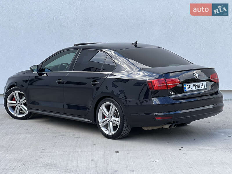 Седан Volkswagen Jetta 2015 в Луцке