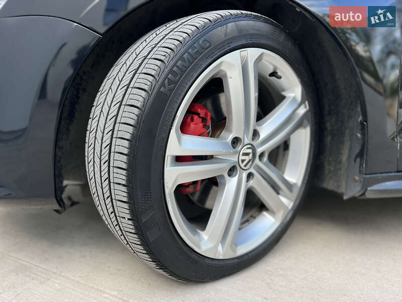 Седан Volkswagen Jetta 2015 в Луцке