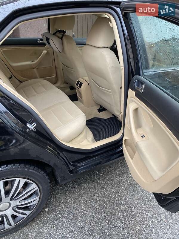 Седан Volkswagen Jetta 2009 в Киеве