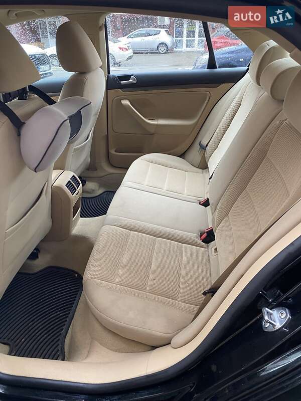 Седан Volkswagen Jetta 2009 в Киеве