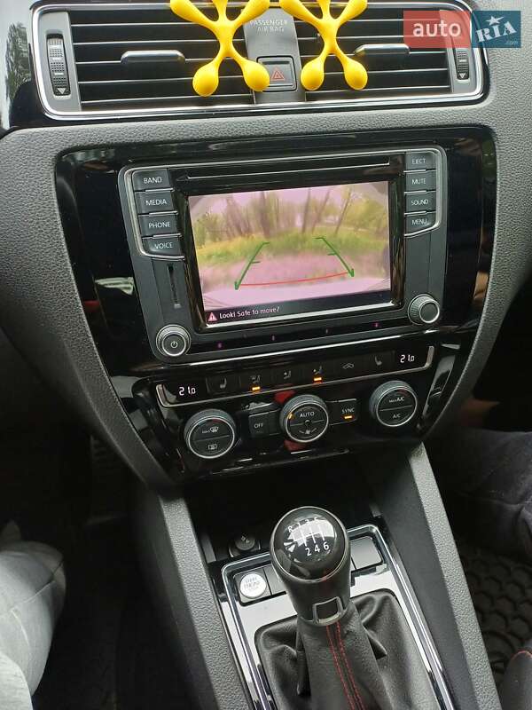 Седан Volkswagen Jetta 2016 в Тернополе