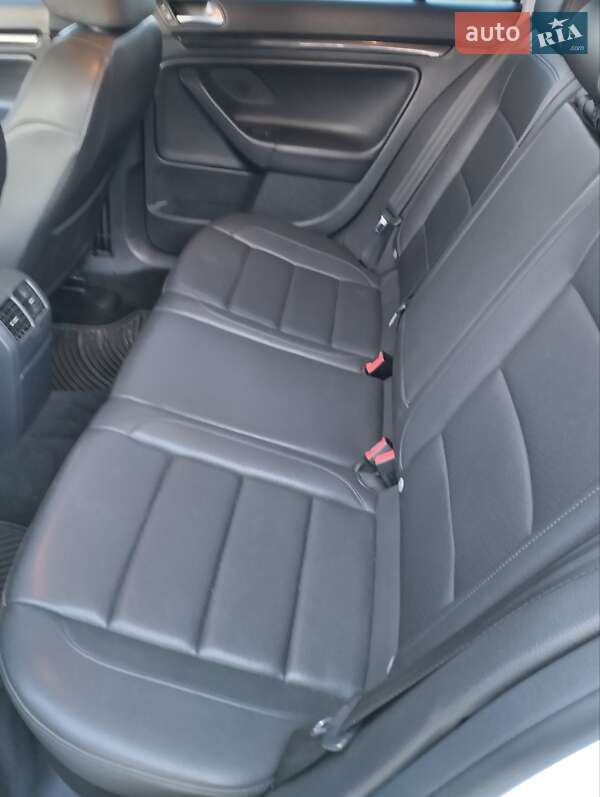 Универсал Volkswagen Jetta 2013 в Ровно