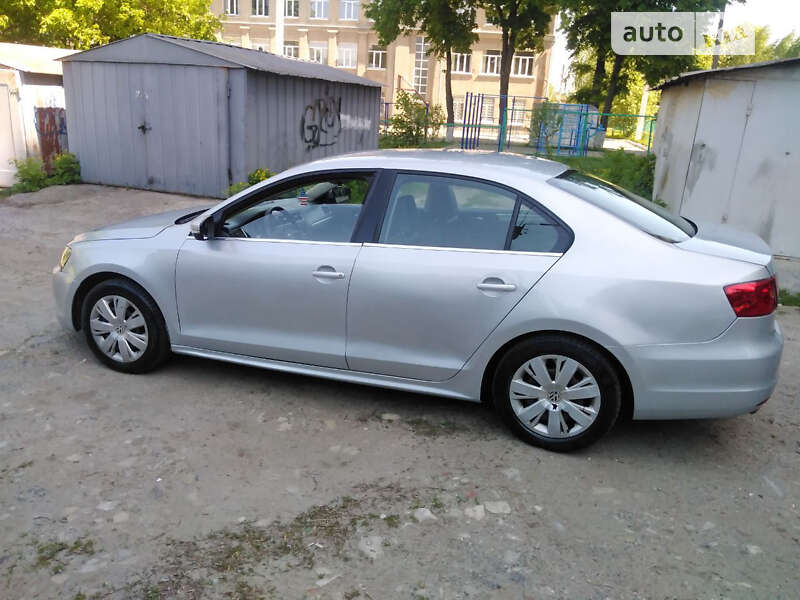 Седан Volkswagen Jetta 2012 в Харькове