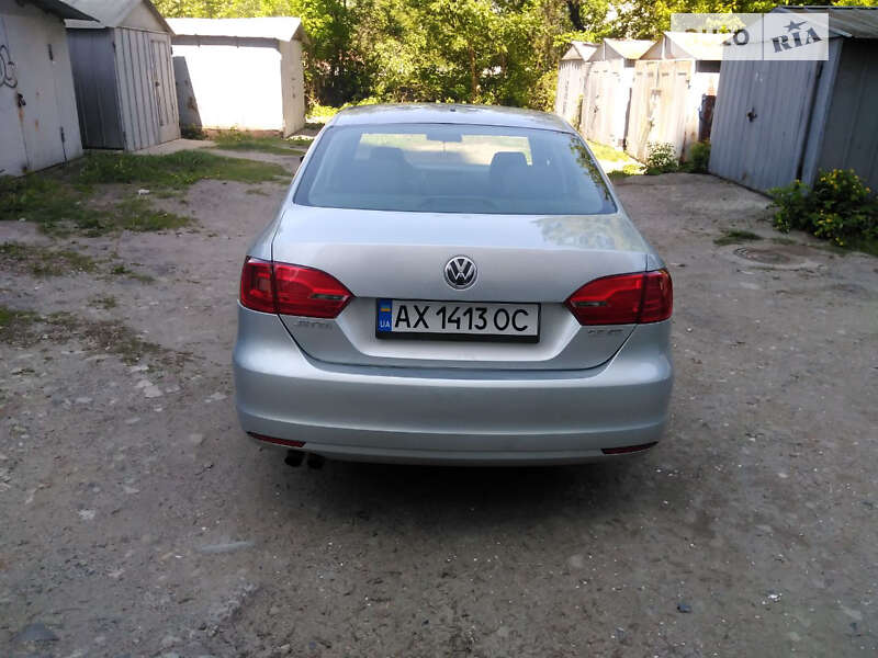 Седан Volkswagen Jetta 2012 в Харькове