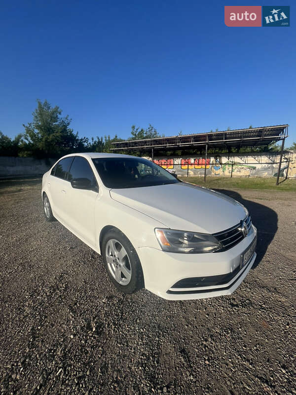 Седан Volkswagen Jetta 2015 в Лозовой