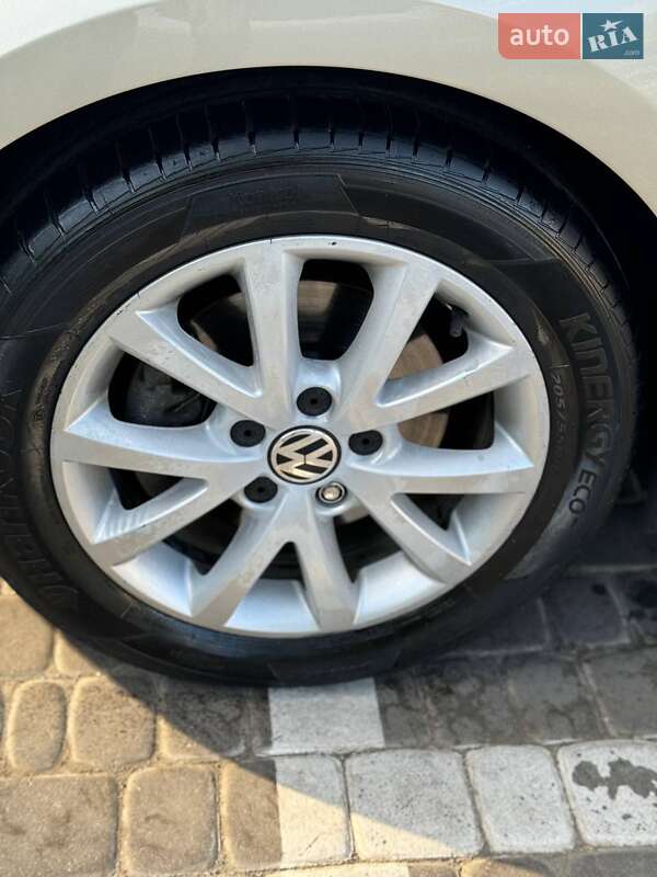 Седан Volkswagen Jetta 2012 в Харкові