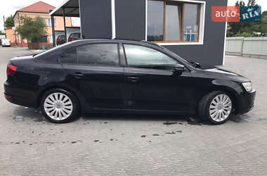 Седан Volkswagen Jetta 2011 в 