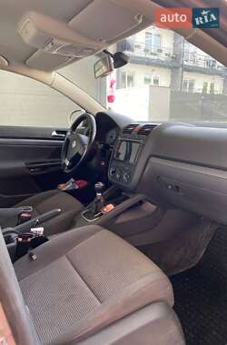 Седан Volkswagen Jetta 2009 в 