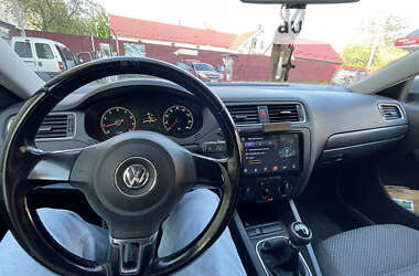 Седан Volkswagen Jetta 2011 в Львові