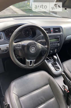 Седан Volkswagen Jetta 2013 в Днепре