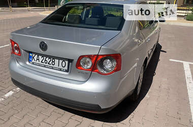Седан Volkswagen Jetta 2005 в Киеве