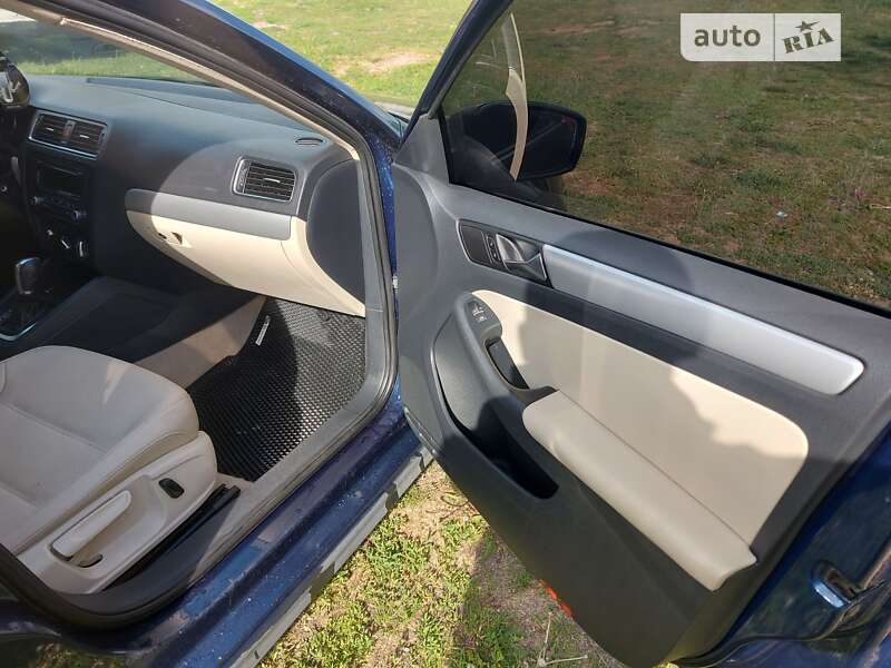 Седан Volkswagen Jetta 2012 в Лубнах