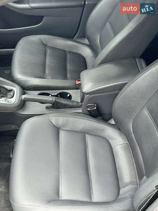Седан Volkswagen Jetta 2011 в Одесі фото 16 Седан Volkswagen Jetta 2011 в Одесі