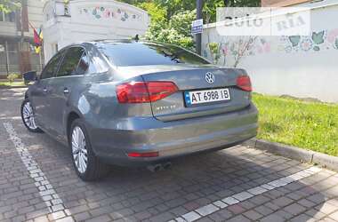 Седан Volkswagen Jetta 2014 в Ивано-Франковске