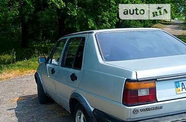 Седан Volkswagen Jetta 1986 в Перечине
