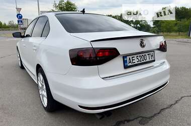 Седан Volkswagen Jetta 2017 в Днепре