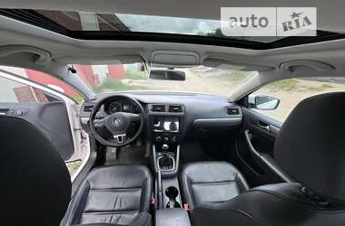 Седан Volkswagen Jetta 2012 в Тернополі