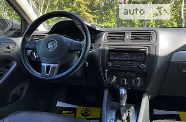 Седан Volkswagen Jetta 2014 в Львове