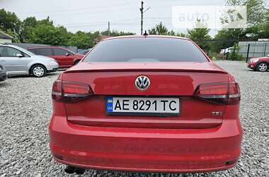 Седан Volkswagen Jetta 2016 в Днепре