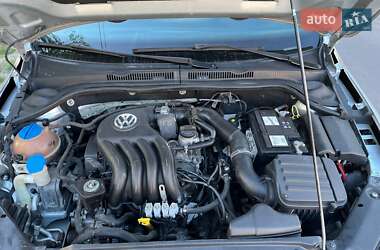 Седан Volkswagen Jetta 2014 в 