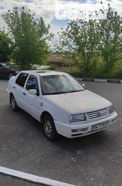 Седан Volkswagen Jetta 1998 в Ровно