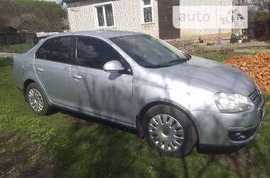 Седан Volkswagen Jetta 2008 в Ромнах