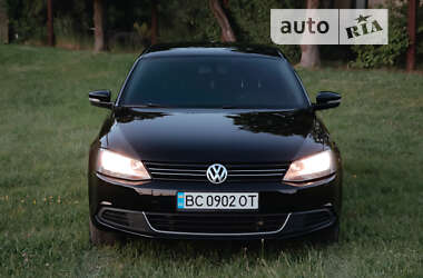 Седан Volkswagen Jetta 2014 в Львове