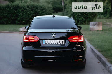 Седан Volkswagen Jetta 2014 в Львове