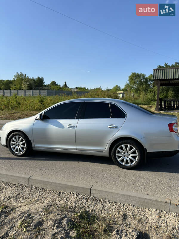 Седан Volkswagen Jetta 2006 в 