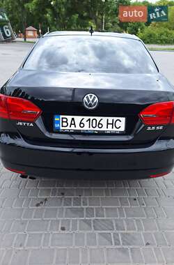 Седан Volkswagen Jetta 2012 в 