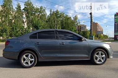 Седан Volkswagen Jetta 2015 в Сумах