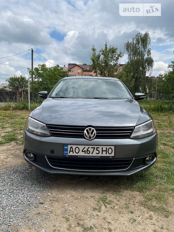 Седан Volkswagen Jetta 2013 в Мукачево