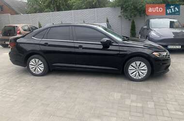 Седан Volkswagen Jetta 2018 в 