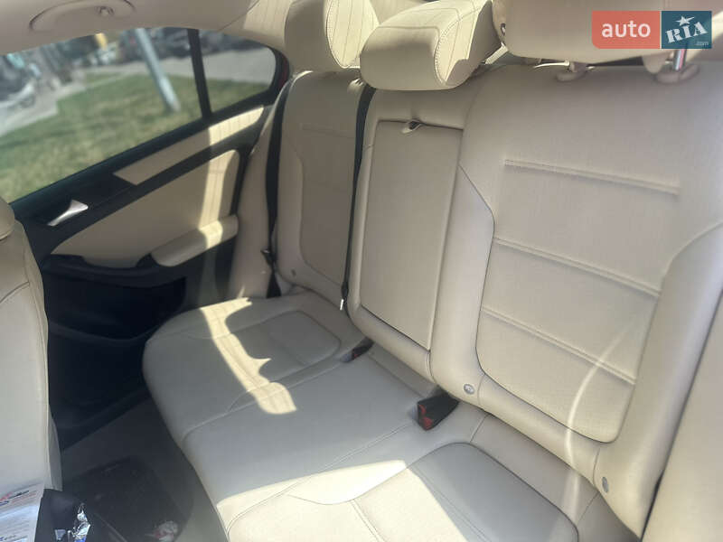 Седан Volkswagen Jetta 2012 в Киеве