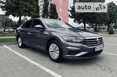 Седан Volkswagen Jetta 2018 в Хмельницком