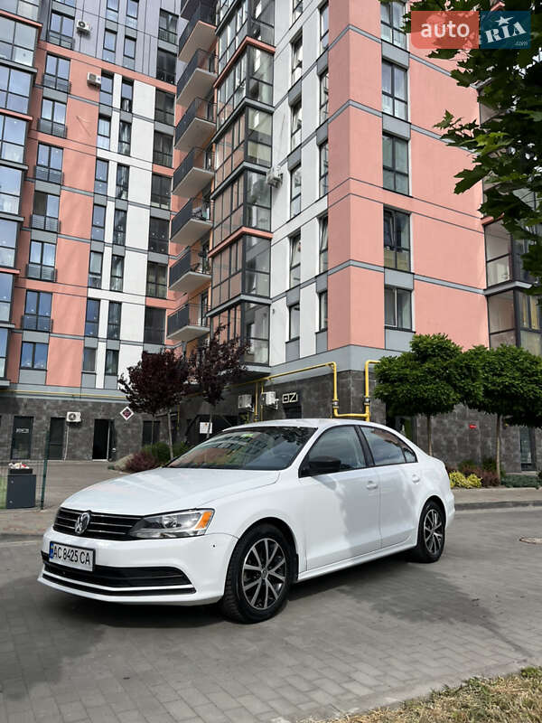 Седан Volkswagen Jetta 2015 в Луцке