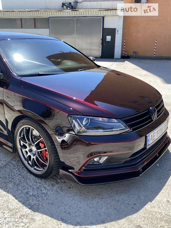 Седан Volkswagen Jetta 2015 в Днепре