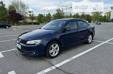 Седан Volkswagen Jetta 2011 в Киеве