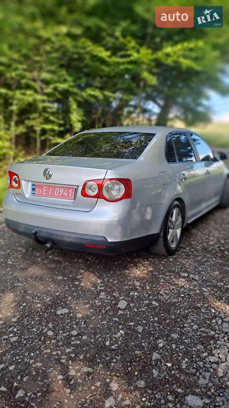 Седан Volkswagen Jetta 2006 в Хмельницькому