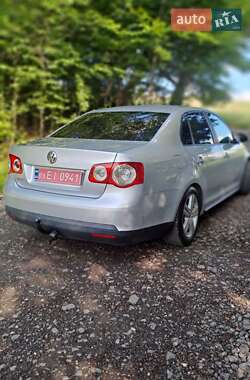 Седан Volkswagen Jetta 2006 в 