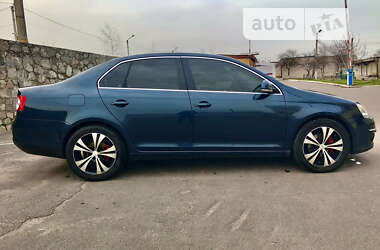 Седан Volkswagen Jetta 2007 в Кременчуці