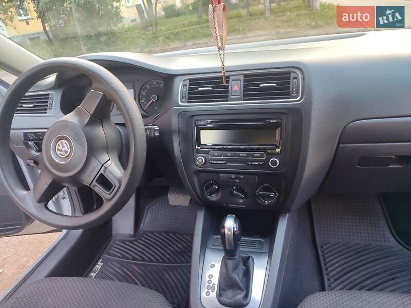 Седан Volkswagen Jetta 2014 в Ивано-Франковске