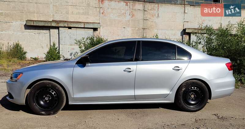 Седан Volkswagen Jetta 2014 в Ивано-Франковске