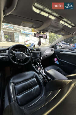 Седан Volkswagen Jetta 2015 в 