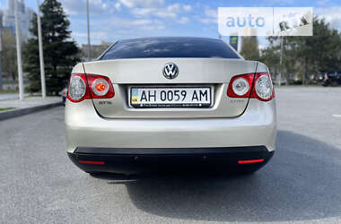 Седан Volkswagen Jetta 2006 в Днепре