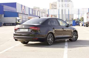 Седан Volkswagen Jetta 2015 в Києві